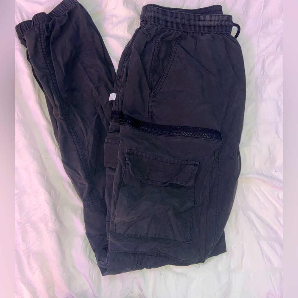 black, women’s cargo pants, size small